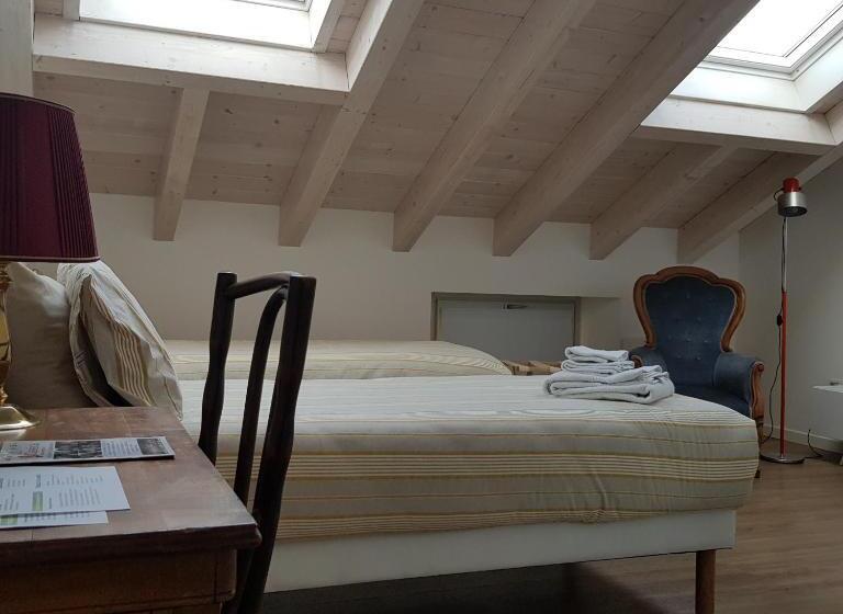 이코노미 룸, De Piante Guest