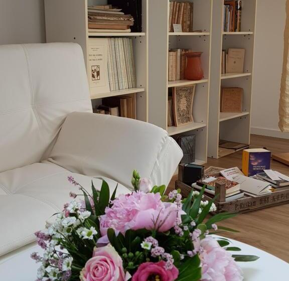 이코노미 룸, De Piante Guest