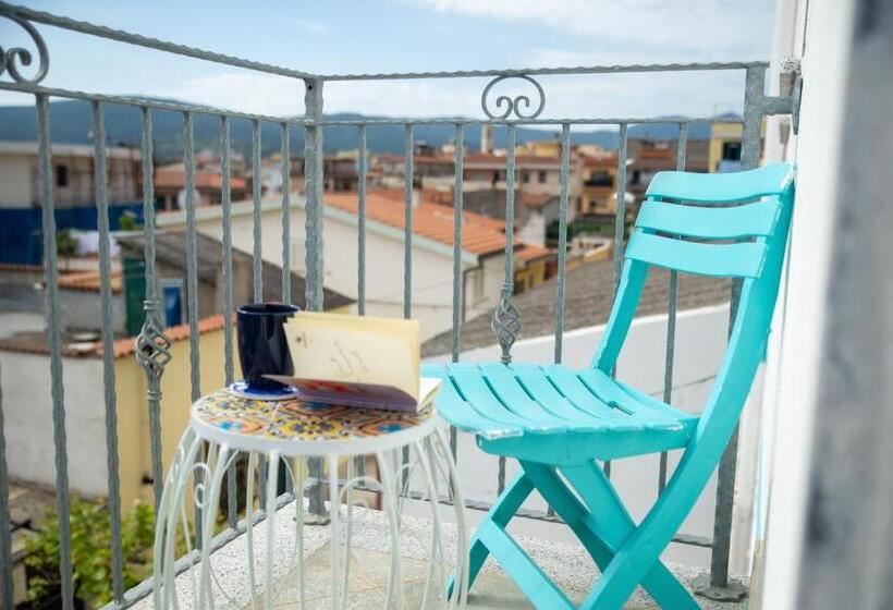 חדר סטנדרט עם מרפסת, Sisinedda