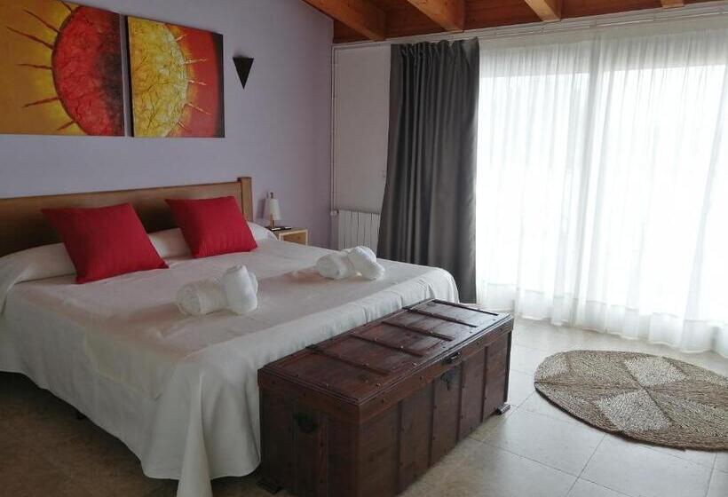 キングサイズベッドのスイートルーム, Cal Roig Hotel Rural
