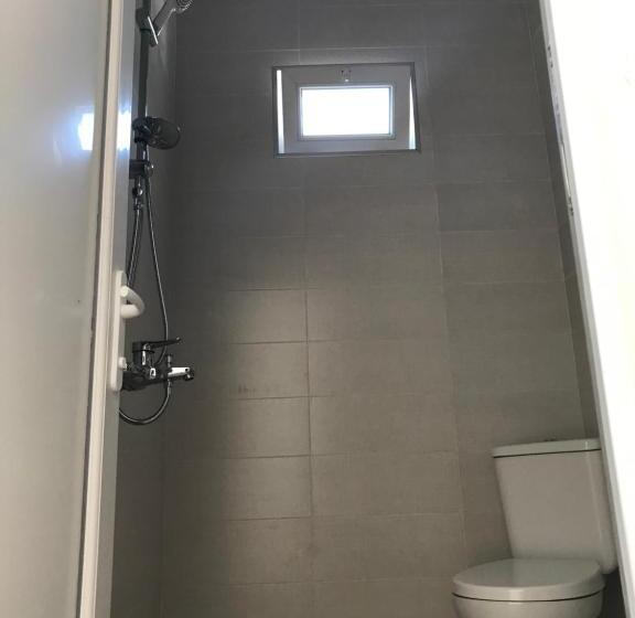 اتاق استاندارد با بالکن, Charli