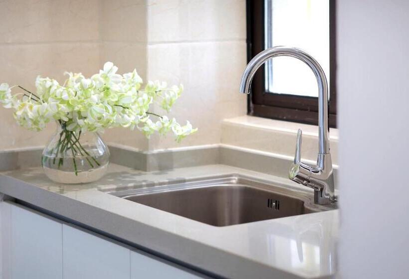 اتاق استاندارد با تخت دو نفره بزرگ, Care Residential