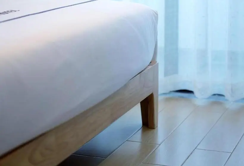 اتاق سوپریور با تخت دو نفره بزرگ, Care Residential