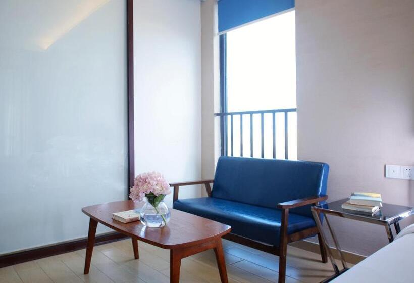 اتاق سوپریور با تخت دو نفره بزرگ, Care Residential