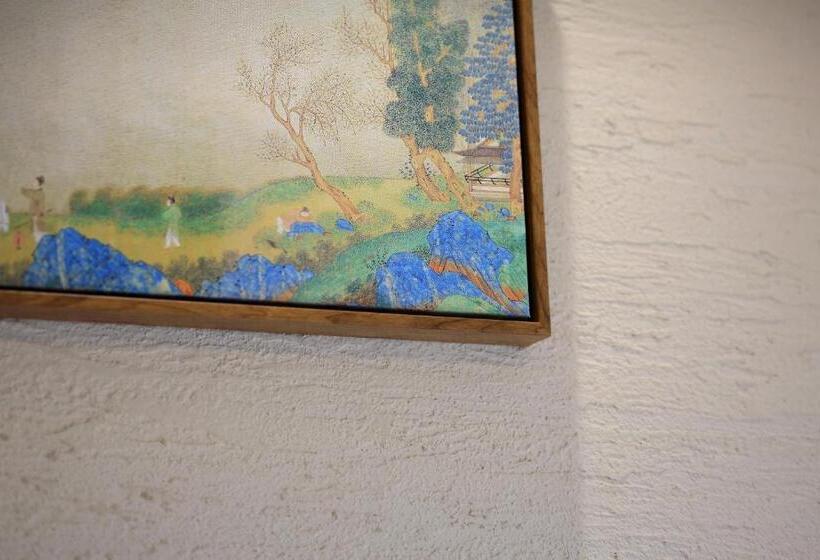 اتاق لوکس, Care Residential