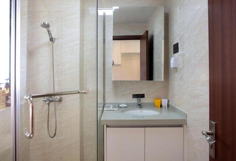 اتاق خانوادگی, Care Residential