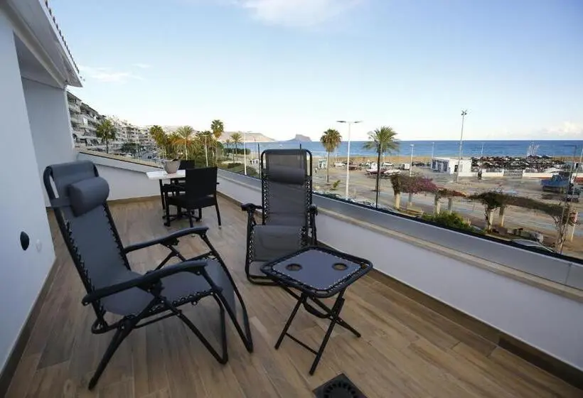 سوییت سوپریور با چشم‌انداز دریا, Ocean Lounge