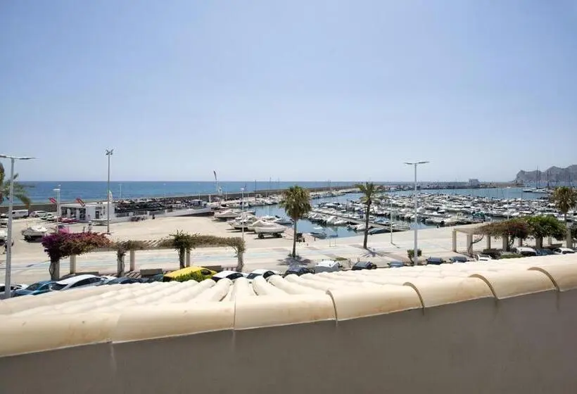سوییت سوپریور با چشم‌انداز دریا, Ocean Lounge