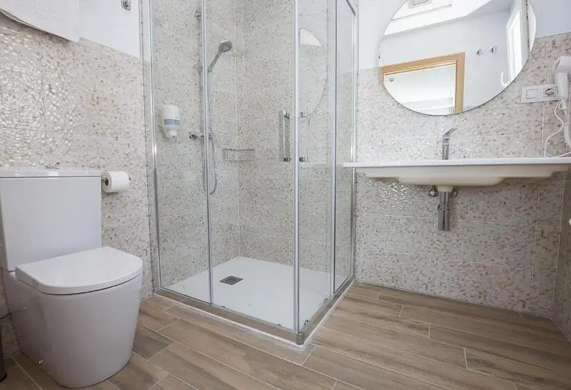 اتاق لوکس با چشم‌انداز دریا, Ocean Lounge