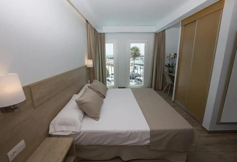 اتاق لوکس با چشم‌انداز دریا, Ocean Lounge