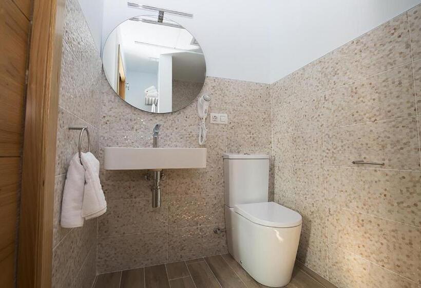 غرفة إقتصادية, Ocean Lounge