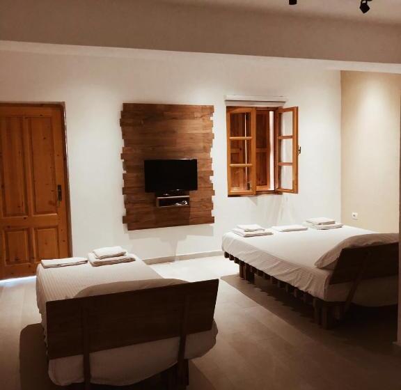 اتاق استاندارد سه نفره, Old Town Hotel Dhermi