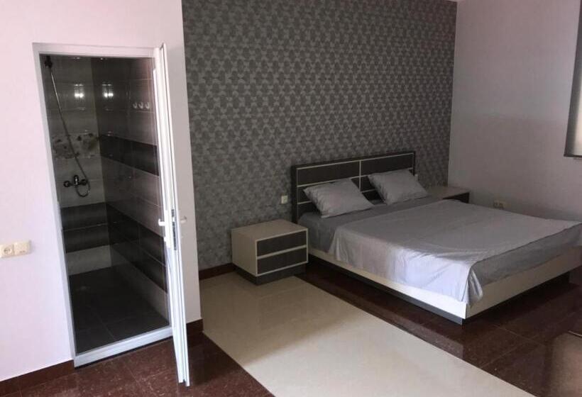 家庭间, Liko Hostel