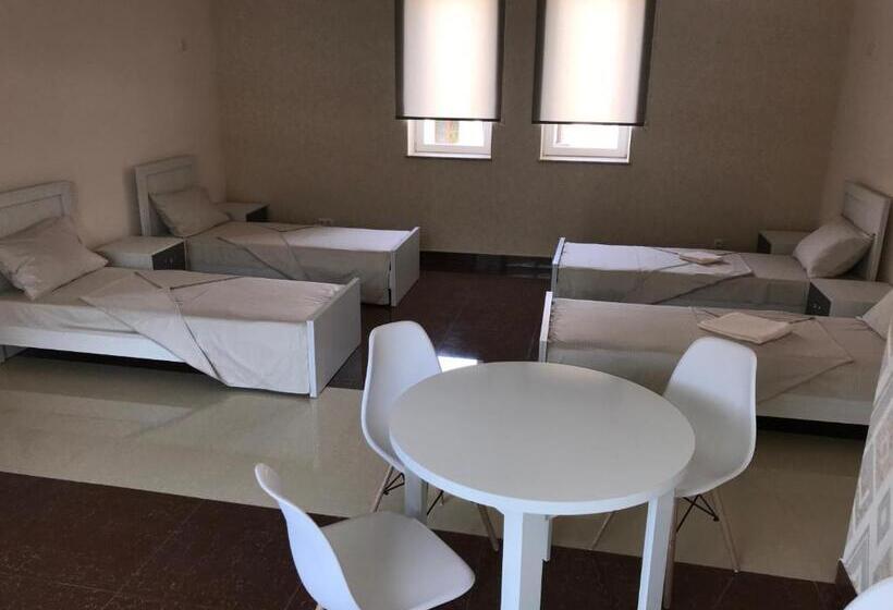 四人标准间, Liko Hostel