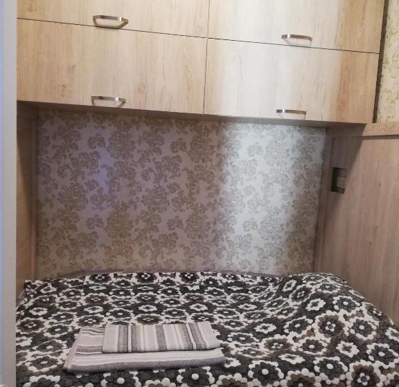 اتاق استاندارد یک نفره, Tsera House