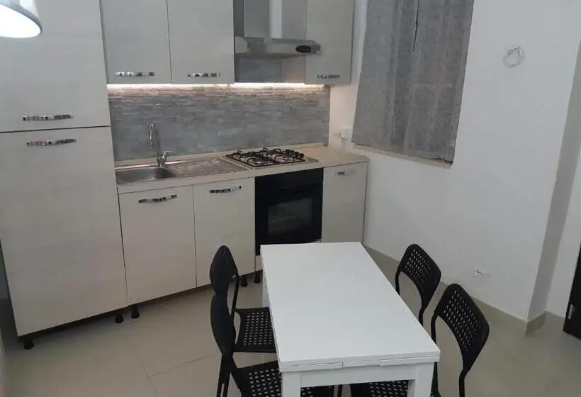 1ベッドルームアパートメント, Lutri Home