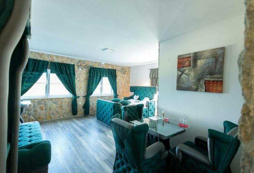 اتاق استاندارد سه نفره, Bali Mountain Resort Montenegro