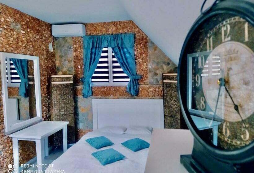 بنگله خانوادگی, Bali Mountain Resort Montenegro