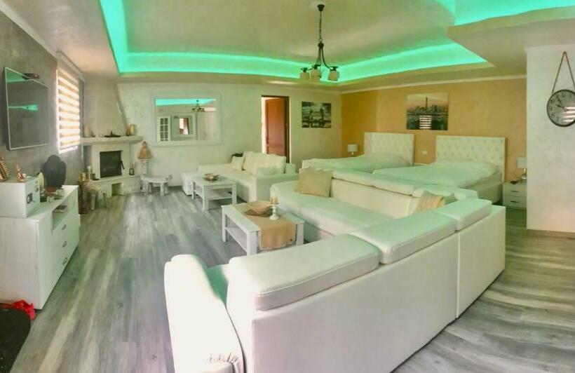 سوییت با استخر, Bali Mountain Resort Montenegro