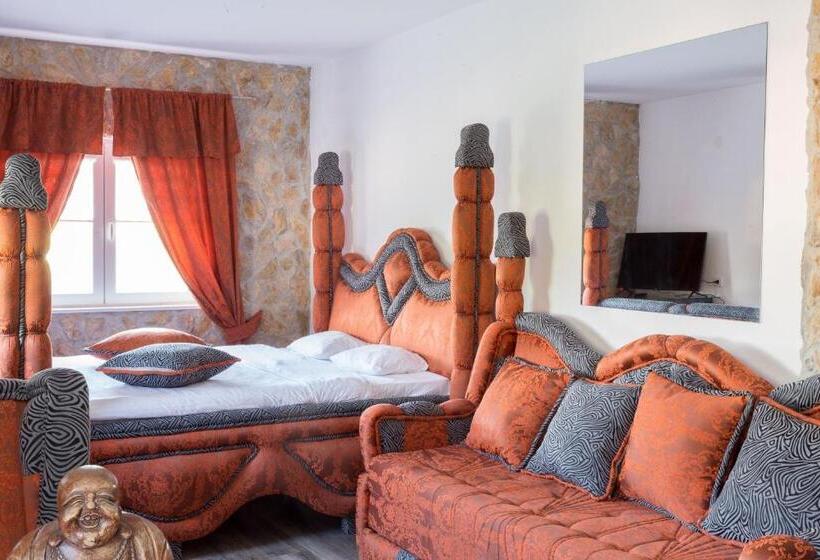 اتاق استاندارد سه نفره, Bali Mountain Resort Montenegro