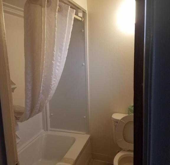 스탠다드 룸 킹사이즈 침대, Budget Host Melody Lane