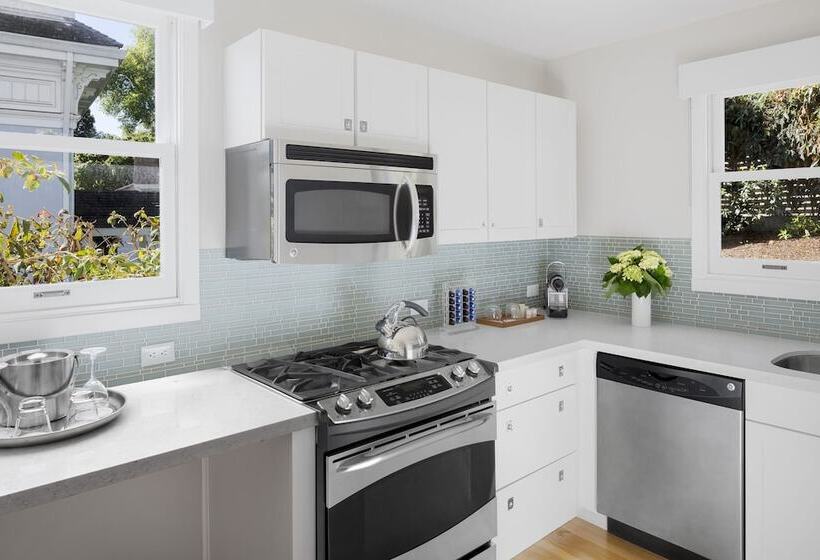 منزل غرفة نوم واحدة, Casa Madrona Hotel And Spa