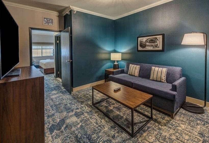 جناح, Four Points By Sheraton Anchorage Downtown