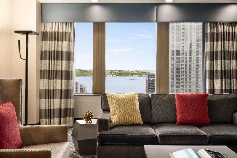 阁楼房, Hilton Motif Seattle