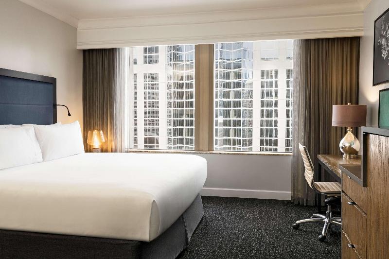 适合残疾人士使用的带超级大床的标准间, Hilton Motif Seattle