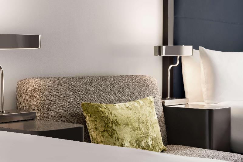 适合残疾人使用的标准间, Hilton Motif Seattle