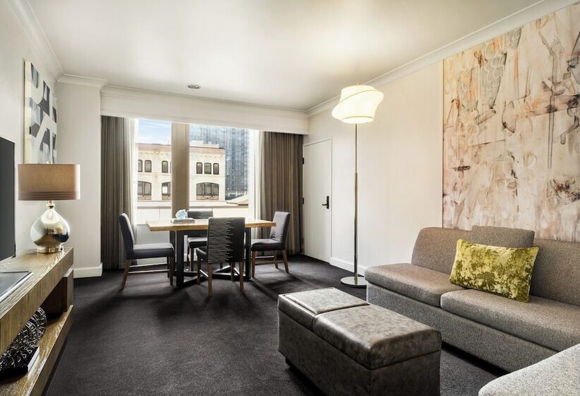 标准工作室, Hilton Motif Seattle