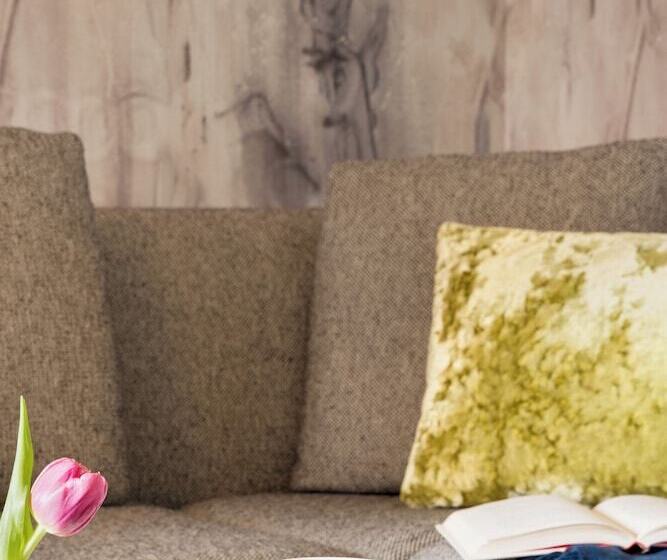 标准工作室, Hilton Motif Seattle