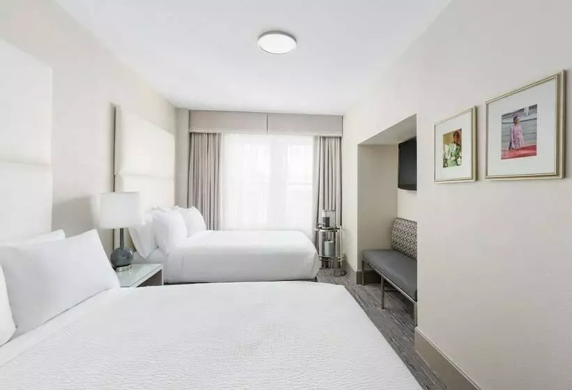 ２ダブルベッドのスタンダードルーム, Holiday Inn Express Chicago   Magnificent Mile, An Ihg