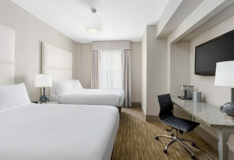 Номер Стандарт 2 Двуспальные Кровати, Holiday Inn Express Chicago Magnificent Mile, An Ihg