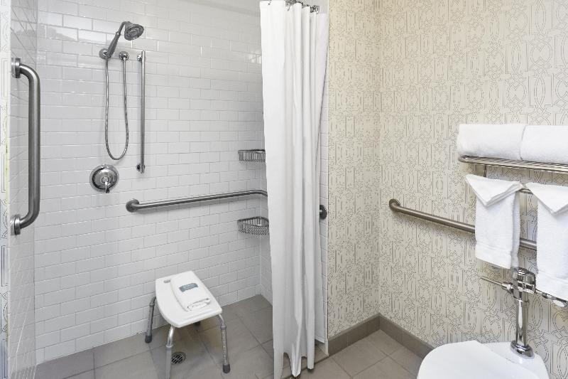 Mozgáskorlátozott Standard Szoba, Holiday Inn Express Chicago   Magnificent Mile, An Ihg