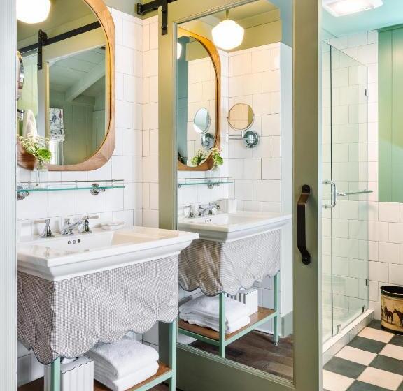 חדר דחוקס עם מיטת קינג, Le Petit Pali At Ocean Ave