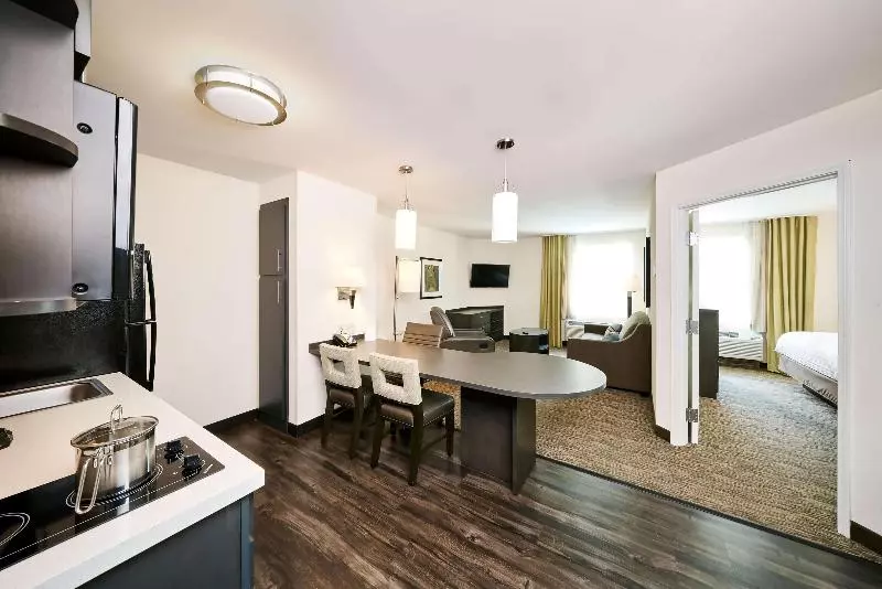 سوییت, Sonesta Simply Suites Anaheim