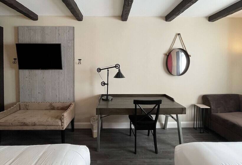 Номер Стандарт 2 Двуспальные Кровати, The Century House, Ascend Hotel Collection