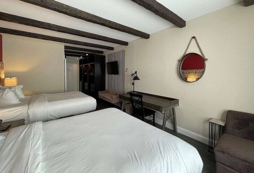 Номер Стандарт 2 Двуспальные Кровати, The Century House, Ascend Hotel Collection