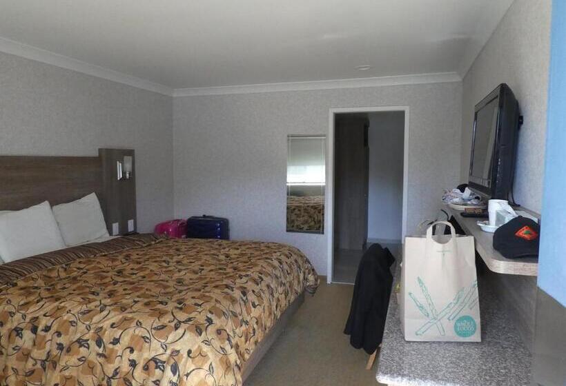 غرفة قياسية, Castle Inn