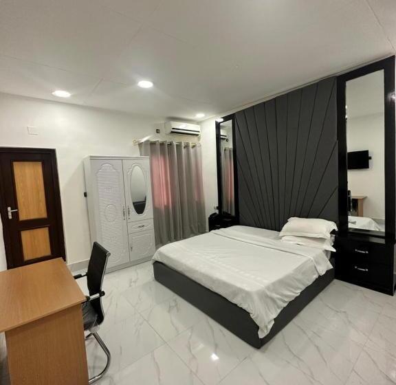 اتاق لوکس, Brazza