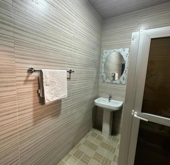 اتاق لوکس, Brazza