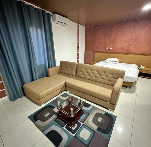 سوییت خانوادگی, Brazza