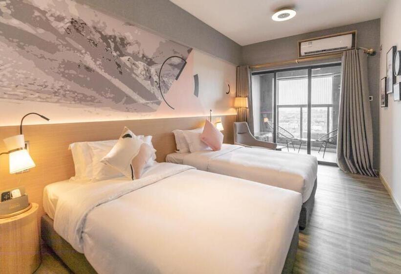 Quarto Estandar com Sacada, Imin
