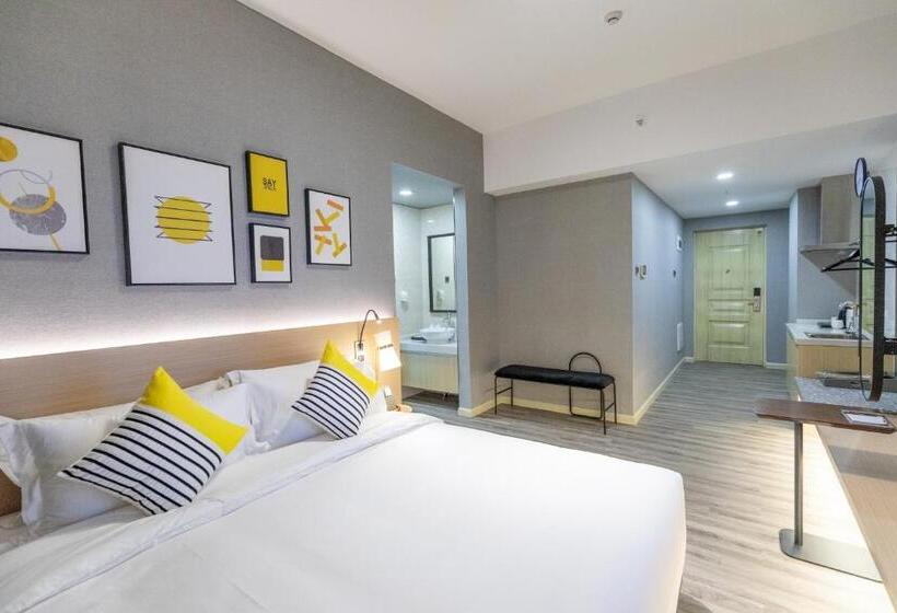 חדר משפחתי דלוקס, Imin