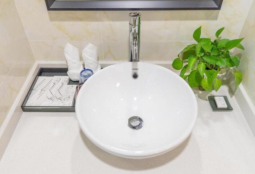 סוויטה דלוקס, Imin