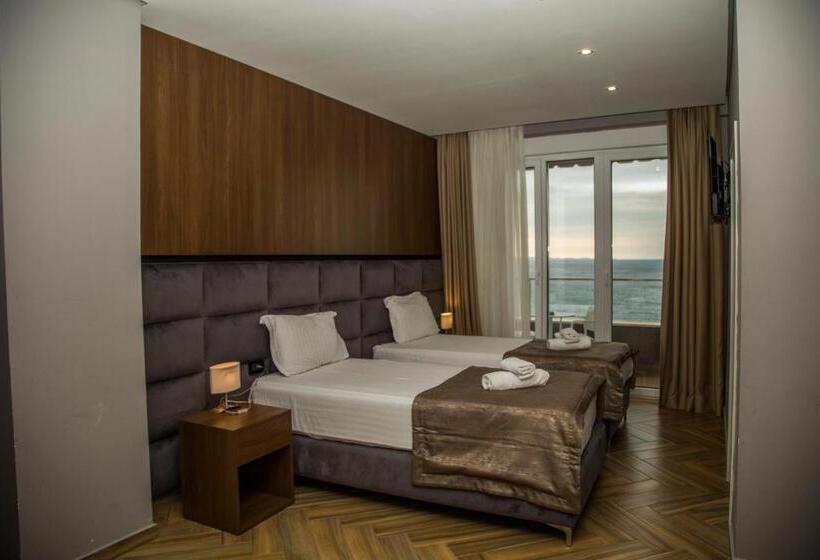 סוויטה נוף לים, Twin Towers