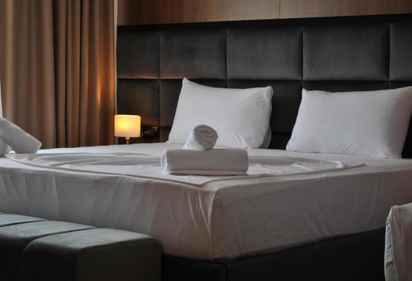 חדר דלוקס עם מרפסת, Twin Towers