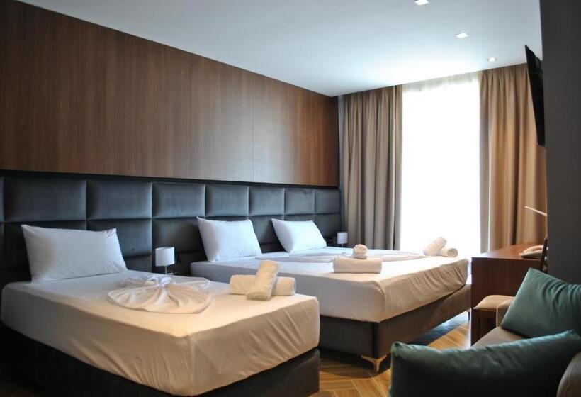 סוויטה נוף להרים, Twin Towers