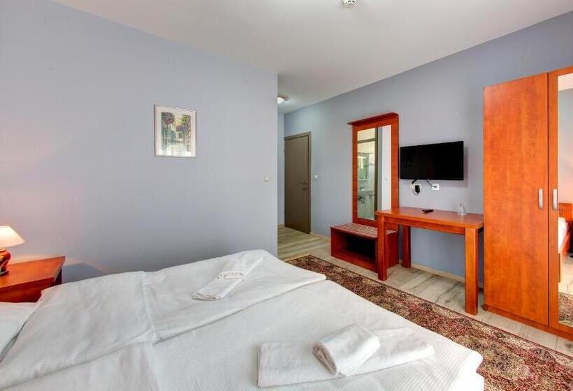 اتاق لوکس, Motel Montanaro